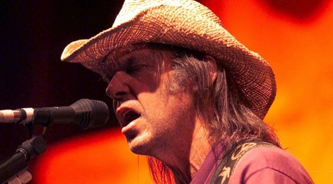 Neil Young Arşivinden Çıkan Bir Kayıp Albüm: 'Johnny's Island