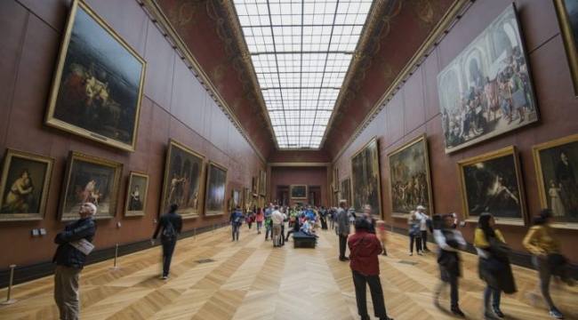 Louvre Müzesi'ni internetten gezmek mümkün