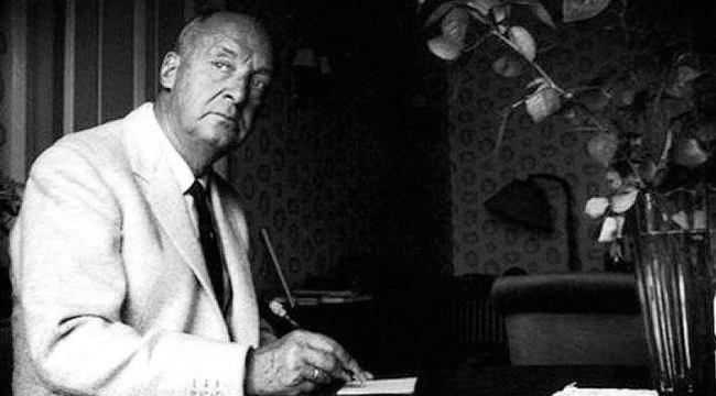 Nabokov'a göre hangi büyük yazar sansasyon meraklısı biriydi?