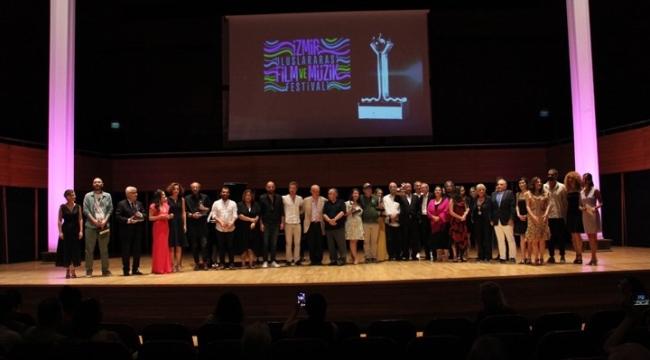 2. İzmir Uluslararası Film ve Müzik Festivali'nde 'En İyi Film' ödülünü 'Sen Ben Lenin' kazandı